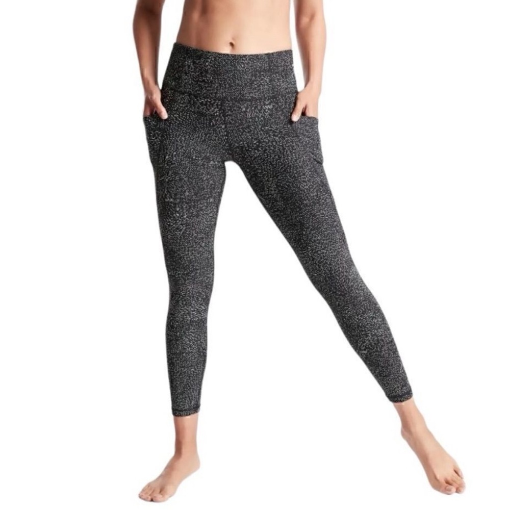 Athleta Salutation Stash pocket tights
